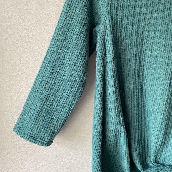 Liam & Co - twist front green sweater - Picture 6 of 10